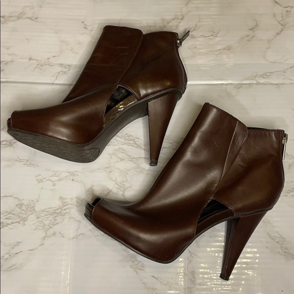 Kenneth Cole Reaction - Ankle Booties - Picture 10 of 14